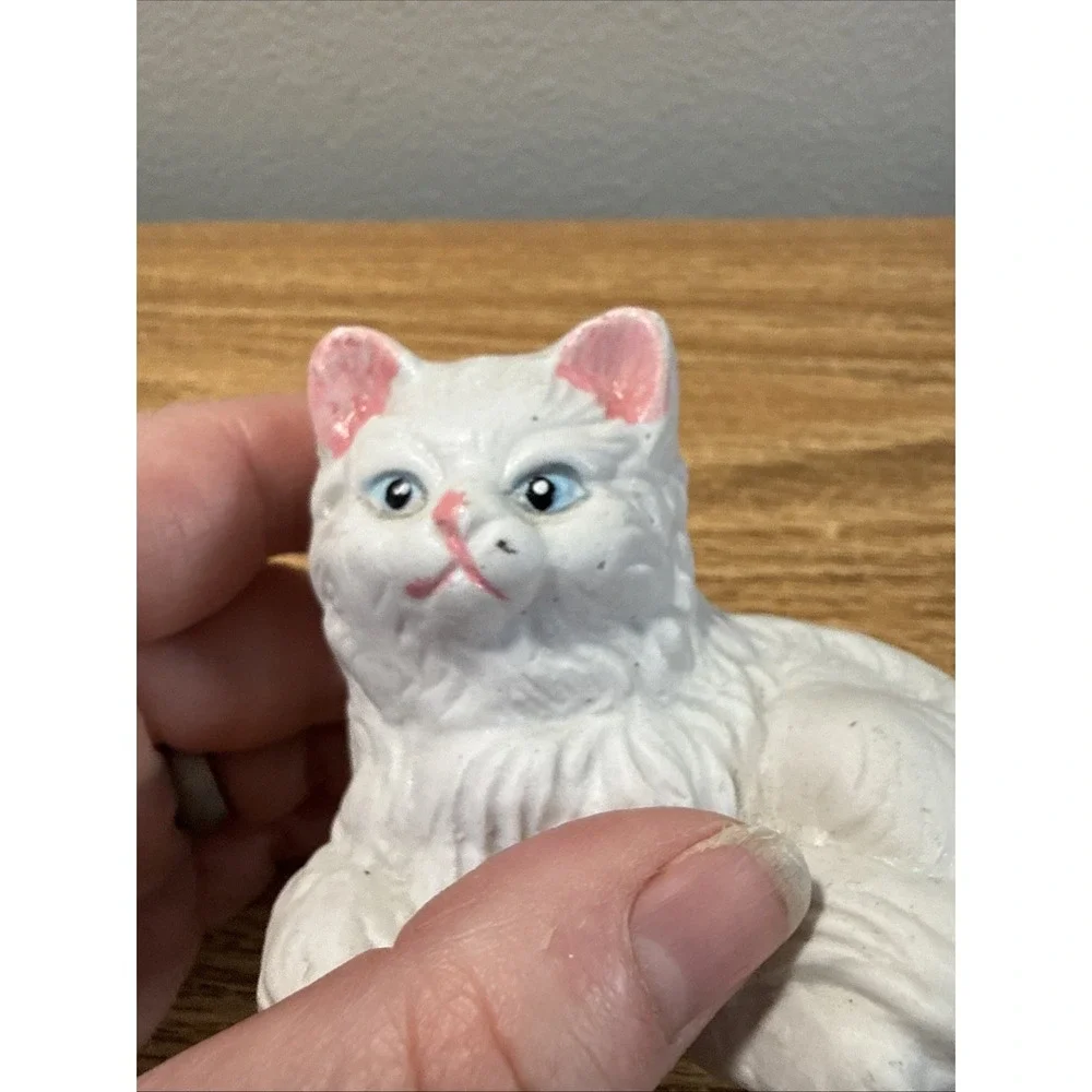 Vintage‎ White Persian Blue Eyed Kitty Cat Kitten Bisque Porcelain Figurines
